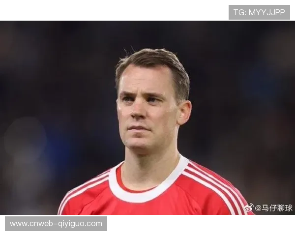 诺伊尔扑救后指挥防线，拜仁队长展现定海神针作用